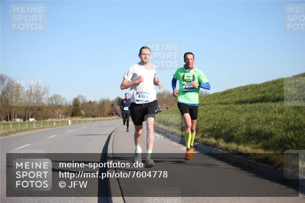 06.04.2025 - 44. Internationalen Wilhelmsburger Insellauf Jannik Wohlers http://msf.ph/oto/7604778 06.04.2025 09:22:11 Laufen 4464, 4404 meine-sportfotos.de