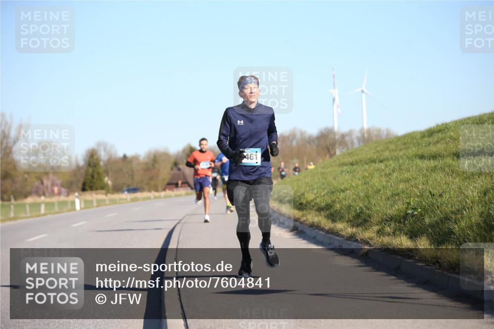 06.04.2025 - 44. Internationalen Wilhelmsburger Insellauf Jannik Wohlers http://msf.ph/oto/7604841 06.04.2025 09:22:15 Laufen 461 meine-sportfotos.de