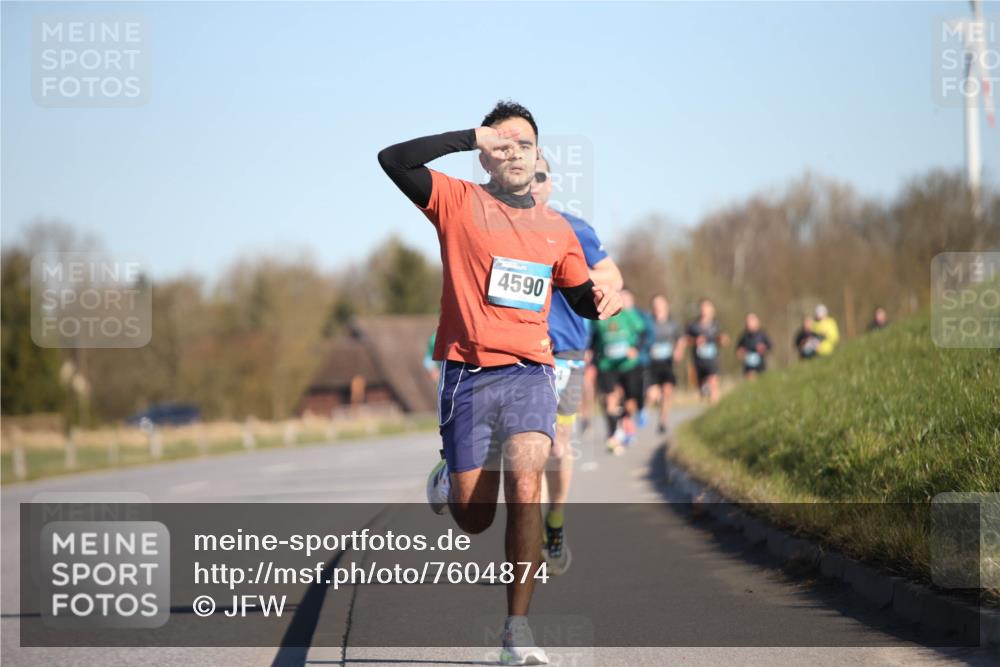 06.04.2025 - 44. Internationalen Wilhelmsburger Insellauf Jannik Wohlers http://msf.ph/oto/7604874 06.04.2025 09:22:18 Laufen 4590 meine-sportfotos.de