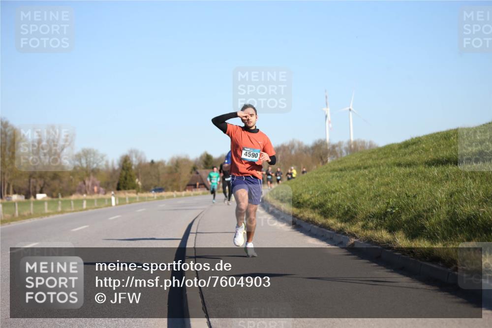 06.04.2025 - 44. Internationalen Wilhelmsburger Insellauf Jannik Wohlers http://msf.ph/oto/7604903 06.04.2025 09:22:19 Laufen 4590 meine-sportfotos.de