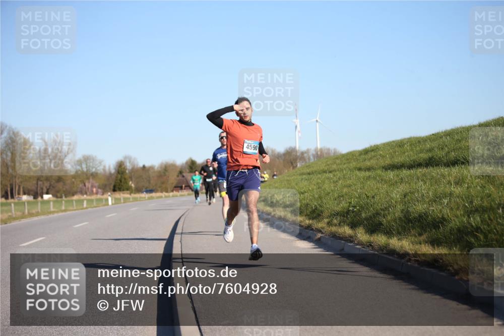 06.04.2025 - 44. Internationalen Wilhelmsburger Insellauf Jannik Wohlers http://msf.ph/oto/7604928 06.04.2025 09:22:20 Laufen 4590 meine-sportfotos.de