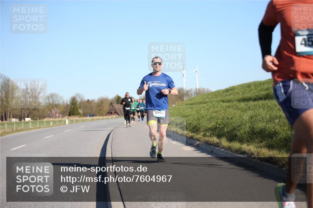 06.04.2025 - 44. Internationalen Wilhelmsburger Insellauf Jannik Wohlers http://msf.ph/oto/7604967 06.04.2025 09:22:22 Laufen 3164, 45 meine-sportfotos.de