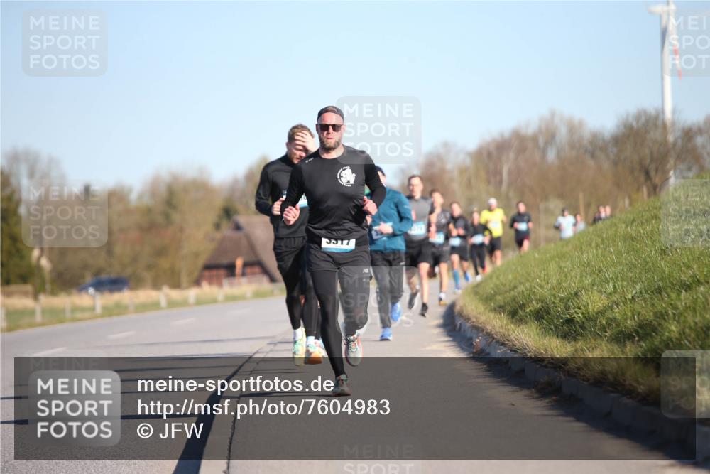 06.04.2025 - 44. Internationalen Wilhelmsburger Insellauf Jannik Wohlers http://msf.ph/oto/7604983 06.04.2025 09:22:24 Laufen 5577, 079 meine-sportfotos.de