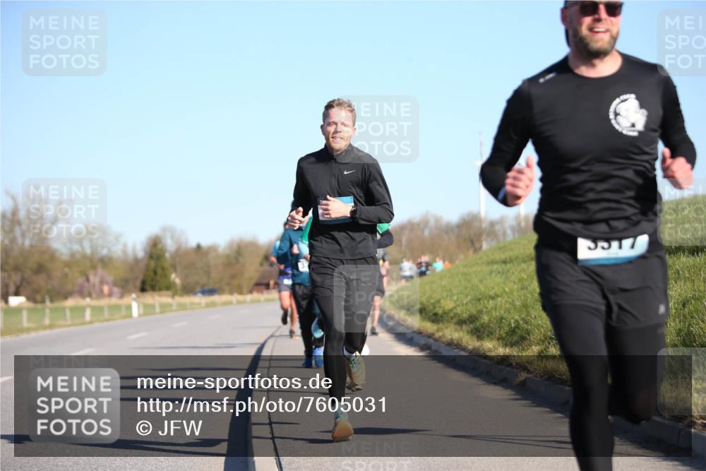 06.04.2025 - 44. Internationalen Wilhelmsburger Insellauf Jannik Wohlers http://msf.ph/oto/7605031 06.04.2025 09:22:29 Laufen 3517 meine-sportfotos.de