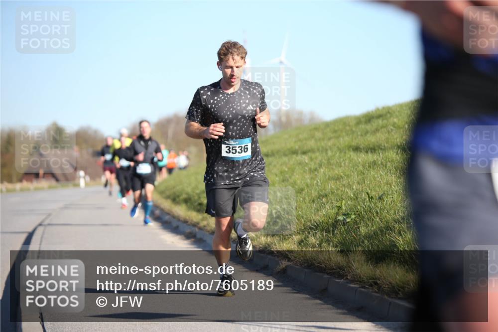 06.04.2025 - 44. Internationalen Wilhelmsburger Insellauf Jannik Wohlers http://msf.ph/oto/7605189 06.04.2025 09:22:35 Laufen 3536 meine-sportfotos.de