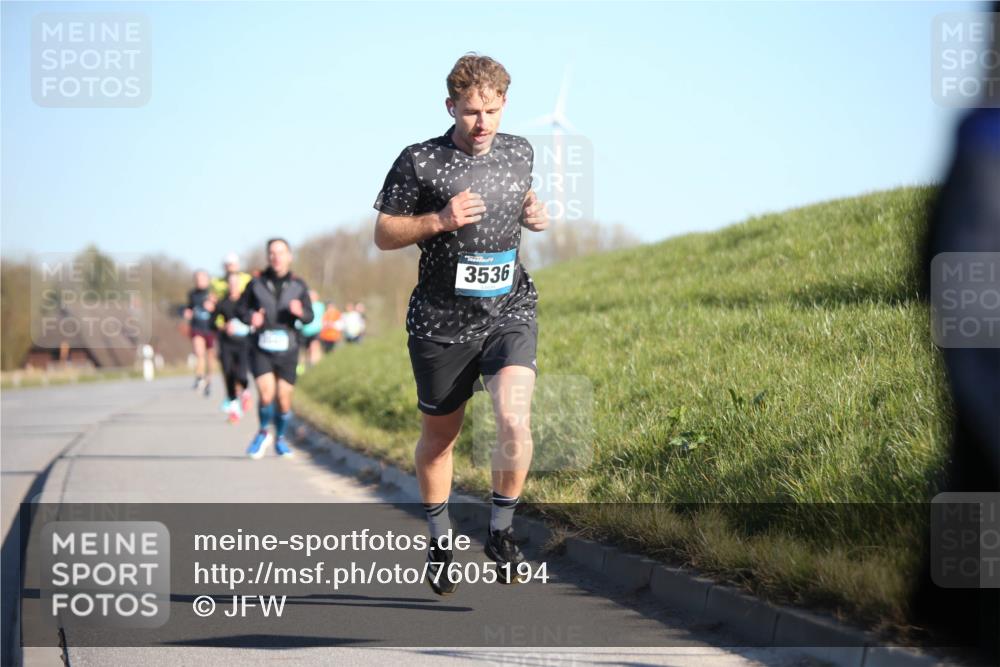 06.04.2025 - 44. Internationalen Wilhelmsburger Insellauf Jannik Wohlers http://msf.ph/oto/7605194 06.04.2025 09:22:35 Laufen 3536 meine-sportfotos.de