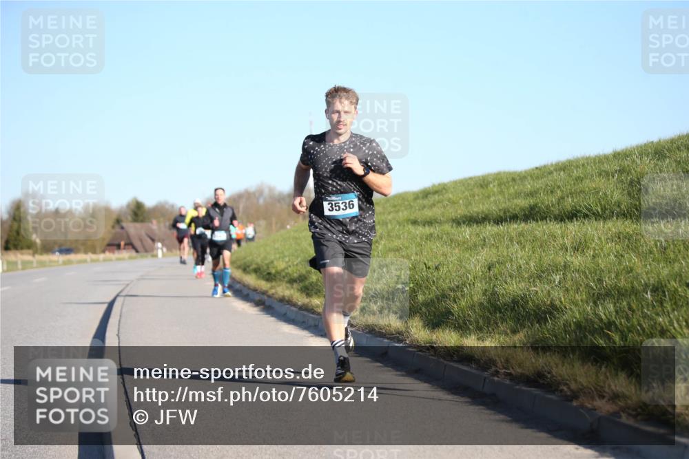 06.04.2025 - 44. Internationalen Wilhelmsburger Insellauf Jannik Wohlers http://msf.ph/oto/7605214 06.04.2025 09:22:36 Laufen 3536 meine-sportfotos.de