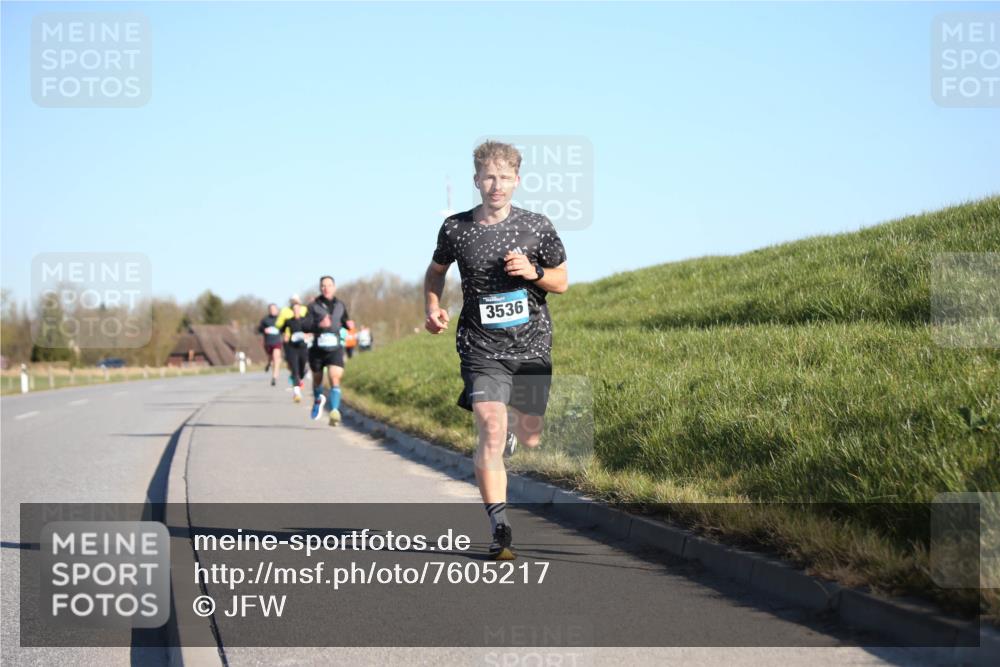 06.04.2025 - 44. Internationalen Wilhelmsburger Insellauf Jannik Wohlers http://msf.ph/oto/7605217 06.04.2025 09:22:36 Laufen 3536 meine-sportfotos.de