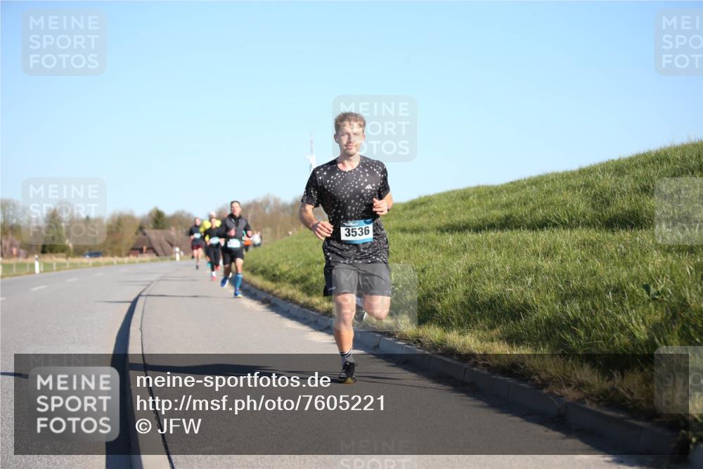 06.04.2025 - 44. Internationalen Wilhelmsburger Insellauf Jannik Wohlers http://msf.ph/oto/7605221 06.04.2025 09:22:36 Laufen 3536 meine-sportfotos.de