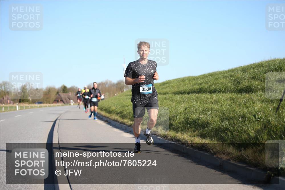 06.04.2025 - 44. Internationalen Wilhelmsburger Insellauf Jannik Wohlers http://msf.ph/oto/7605224 06.04.2025 09:22:36 Laufen 3536 meine-sportfotos.de