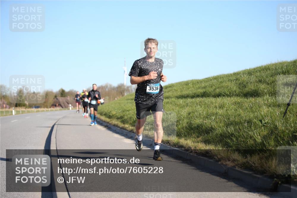 06.04.2025 - 44. Internationalen Wilhelmsburger Insellauf Jannik Wohlers http://msf.ph/oto/7605228 06.04.2025 09:22:36 Laufen 3536 meine-sportfotos.de