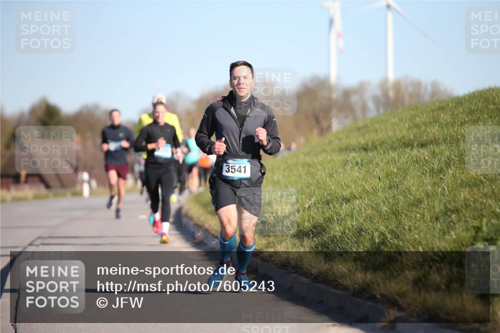 06.04.2025 - 44. Internationalen Wilhelmsburger Insellauf Jannik Wohlers http://msf.ph/oto/7605243 06.04.2025 09:22:37 Laufen 3541 meine-sportfotos.de