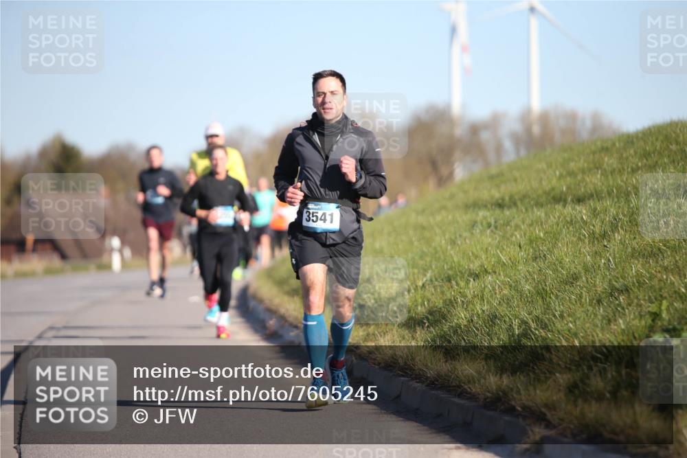 06.04.2025 - 44. Internationalen Wilhelmsburger Insellauf Jannik Wohlers http://msf.ph/oto/7605245 06.04.2025 09:22:37 Laufen 3541 meine-sportfotos.de