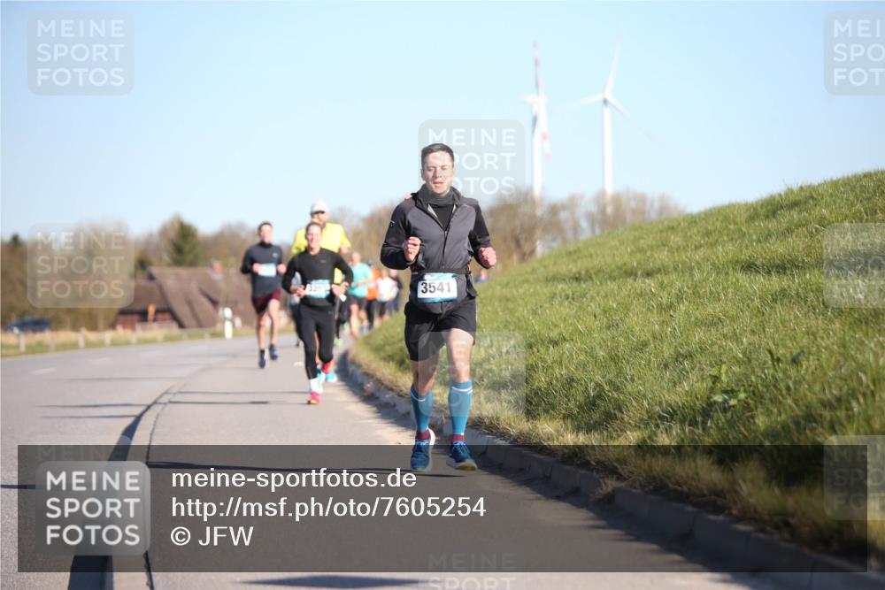 06.04.2025 - 44. Internationalen Wilhelmsburger Insellauf Jannik Wohlers http://msf.ph/oto/7605254 06.04.2025 09:22:38 Laufen 3541 meine-sportfotos.de