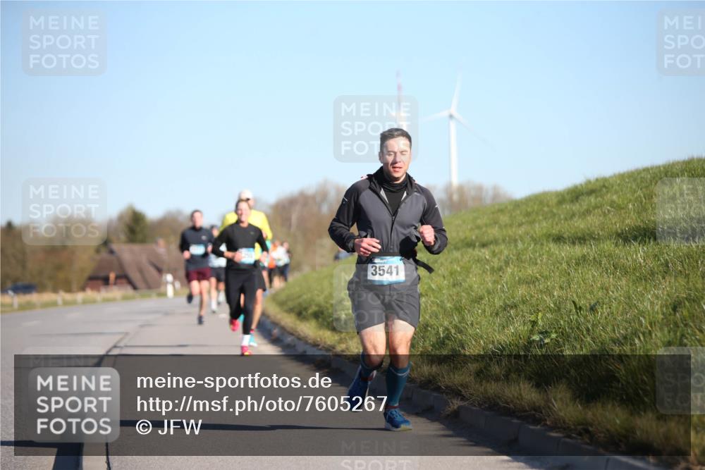06.04.2025 - 44. Internationalen Wilhelmsburger Insellauf Jannik Wohlers http://msf.ph/oto/7605267 06.04.2025 09:22:39 Laufen 3541 meine-sportfotos.de