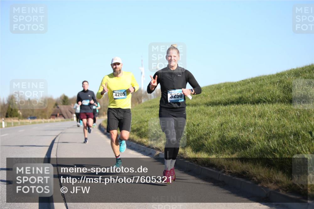 06.04.2025 - 44. Internationalen Wilhelmsburger Insellauf Jannik Wohlers http://msf.ph/oto/7605321 06.04.2025 09:22:44 Laufen 431, 4205, 3250 meine-sportfotos.de