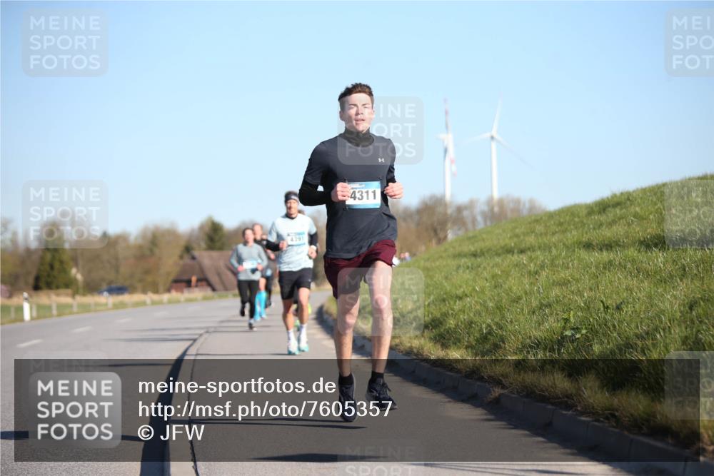06.04.2025 - 44. Internationalen Wilhelmsburger Insellauf Jannik Wohlers http://msf.ph/oto/7605357 06.04.2025 09:22:46 Laufen 4391, 4311 meine-sportfotos.de