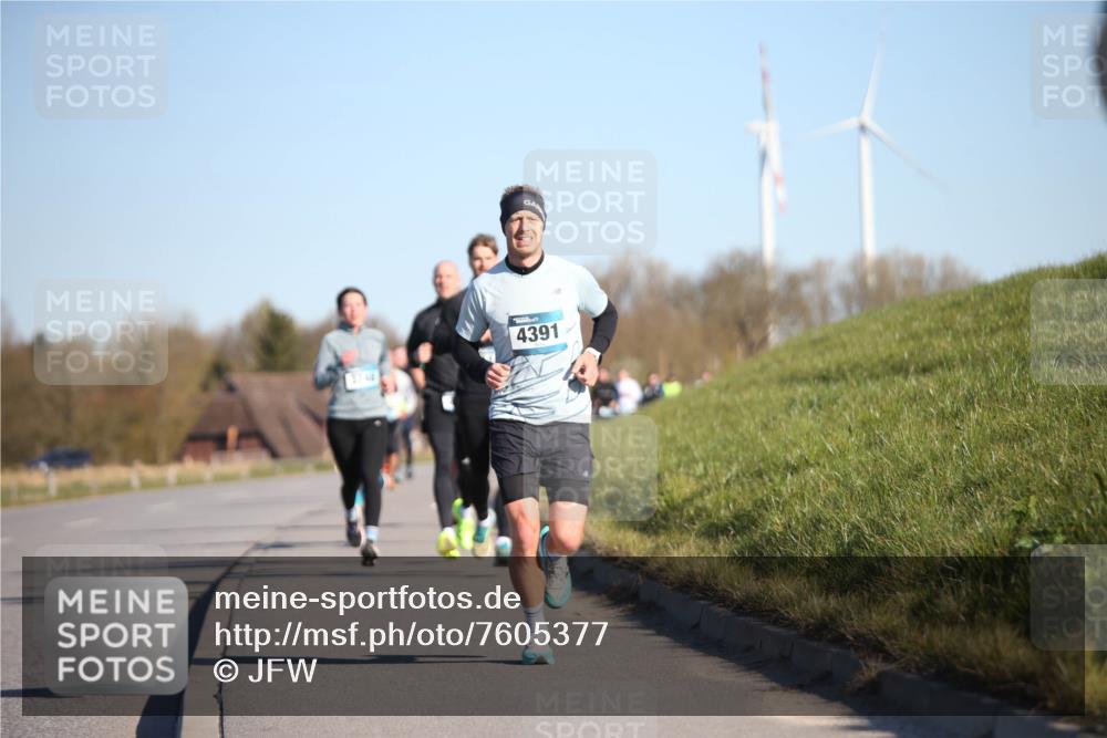 06.04.2025 - 44. Internationalen Wilhelmsburger Insellauf Jannik Wohlers http://msf.ph/oto/7605377 06.04.2025 09:22:48 Laufen 3744, 4391 meine-sportfotos.de