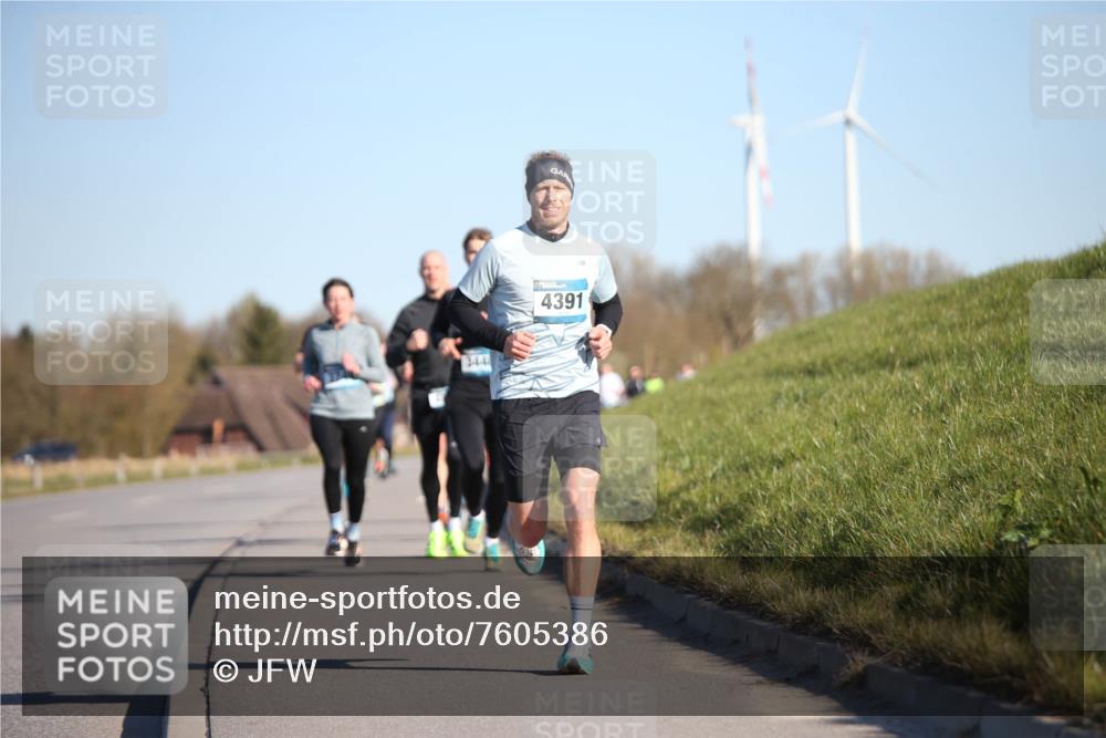 06.04.2025 - 44. Internationalen Wilhelmsburger Insellauf Jannik Wohlers http://msf.ph/oto/7605386 06.04.2025 09:22:48 Laufen 344, 4391 meine-sportfotos.de