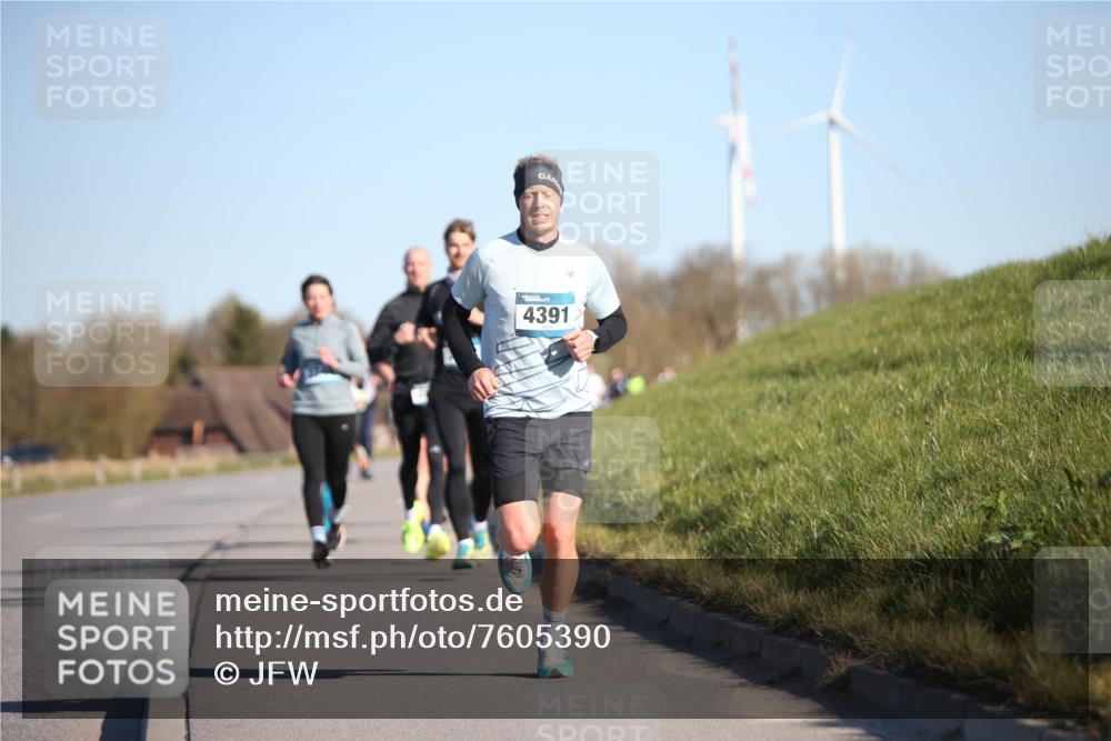 06.04.2025 - 44. Internationalen Wilhelmsburger Insellauf Jannik Wohlers http://msf.ph/oto/7605390 06.04.2025 09:22:48 Laufen 4391 meine-sportfotos.de