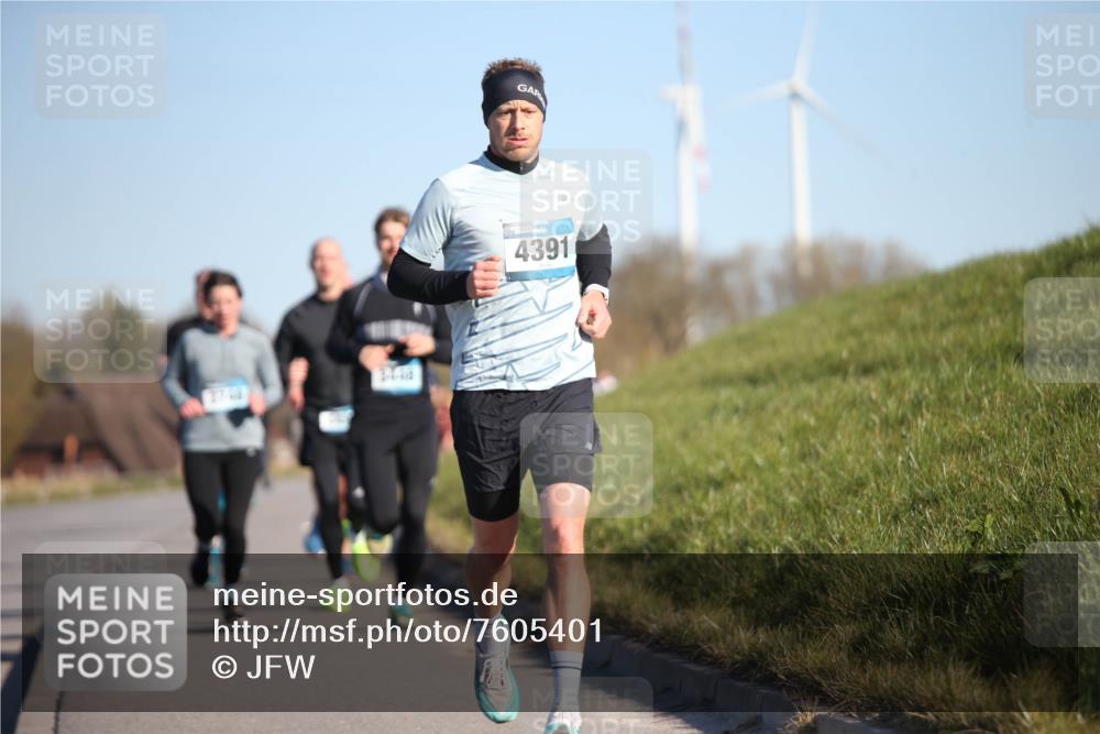 06.04.2025 - 44. Internationalen Wilhelmsburger Insellauf Jannik Wohlers http://msf.ph/oto/7605401 06.04.2025 09:22:49 Laufen 3448, 4391 meine-sportfotos.de