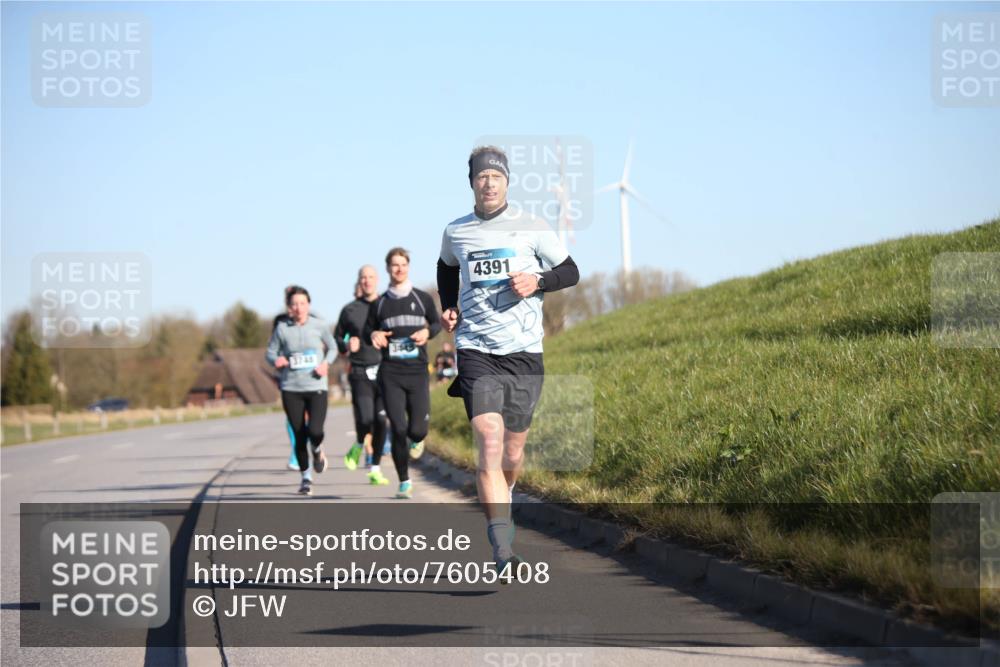 06.04.2025 - 44. Internationalen Wilhelmsburger Insellauf Jannik Wohlers http://msf.ph/oto/7605408 06.04.2025 09:22:49 Laufen 4391 meine-sportfotos.de