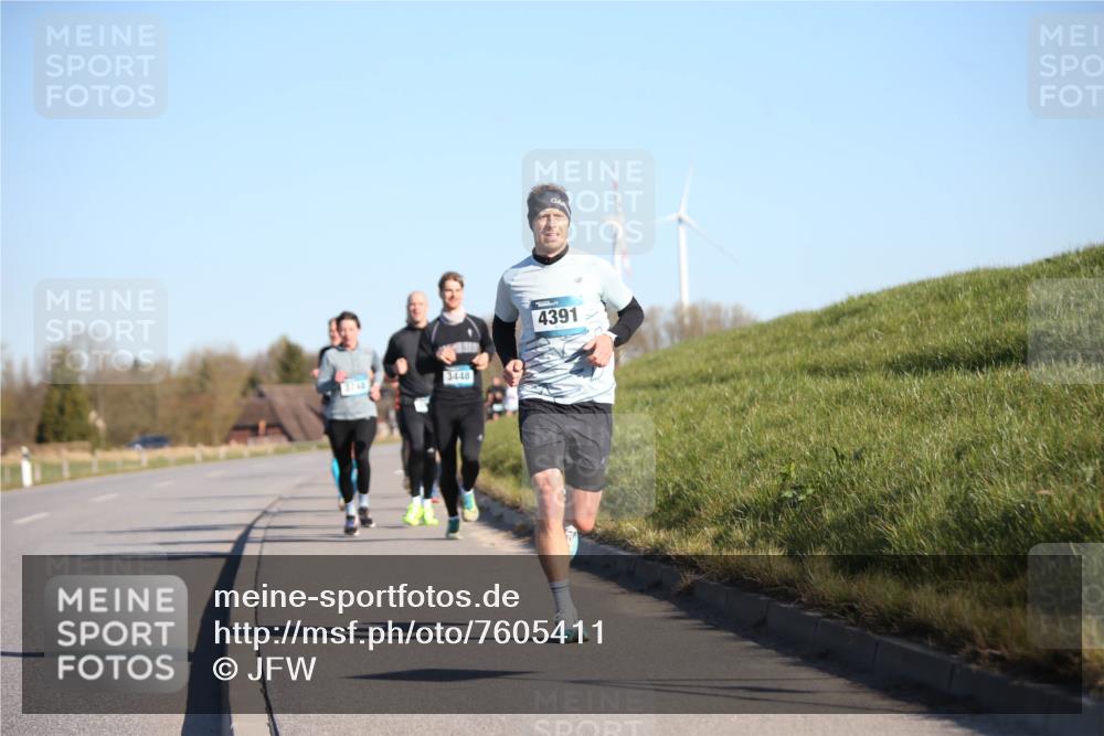 06.04.2025 - 44. Internationalen Wilhelmsburger Insellauf Jannik Wohlers http://msf.ph/oto/7605411 06.04.2025 09:22:49 Laufen 37, 43, 3448, 4391 meine-sportfotos.de