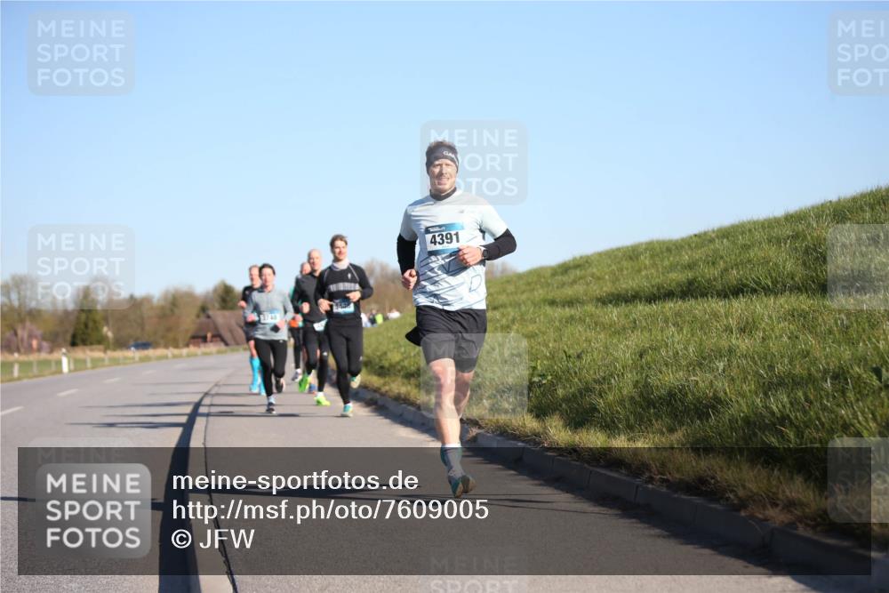 06.04.2025 - 44. Internationalen Wilhelmsburger Insellauf Jannik Wohlers http://msf.ph/oto/7609005 06.04.2025 09:22:50 Laufen 37, 48, 4391 meine-sportfotos.de