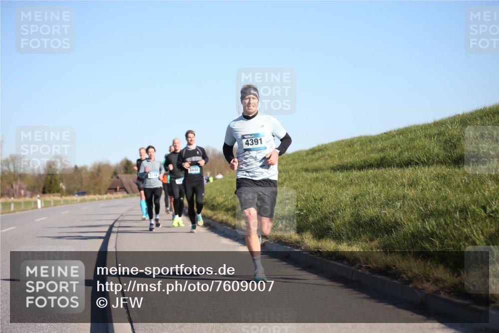 06.04.2025 - 44. Internationalen Wilhelmsburger Insellauf Jannik Wohlers http://msf.ph/oto/7609007 06.04.2025 09:22:50 Laufen 3748, 3448, 4391 meine-sportfotos.de