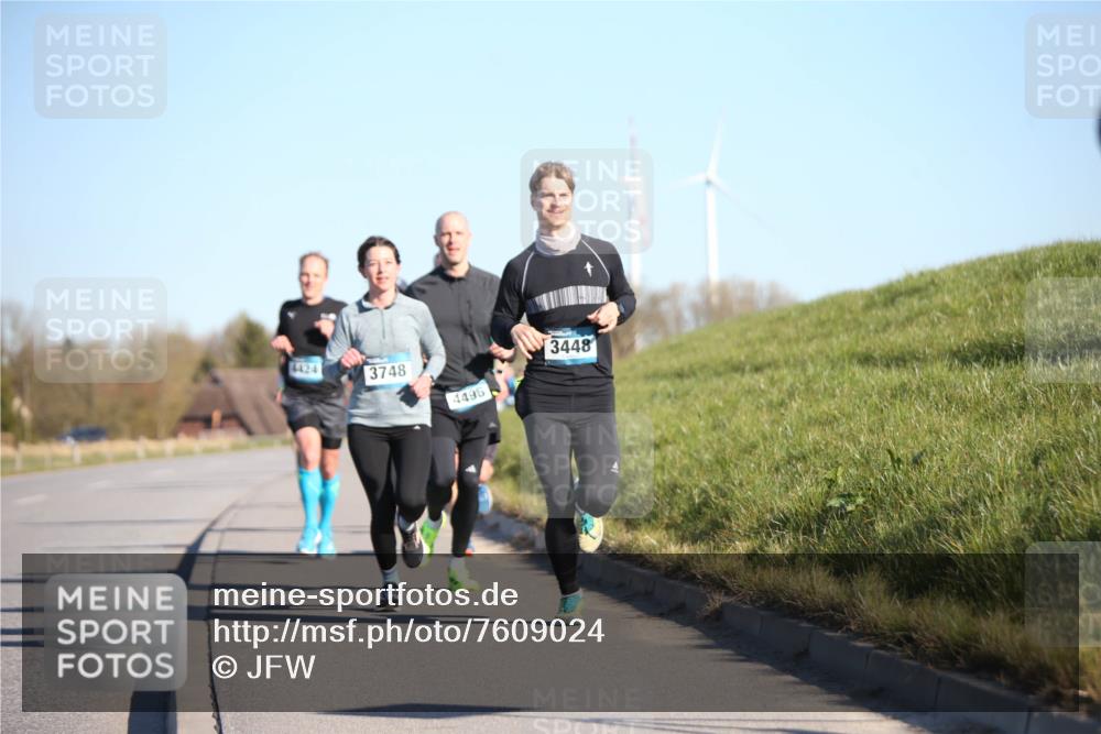 06.04.2025 - 44. Internationalen Wilhelmsburger Insellauf Jannik Wohlers http://msf.ph/oto/7609024 06.04.2025 09:22:51 Laufen 4424, 3748, 4496, 3448 meine-sportfotos.de