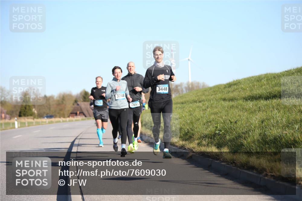 06.04.2025 - 44. Internationalen Wilhelmsburger Insellauf Jannik Wohlers http://msf.ph/oto/7609030 06.04.2025 09:22:51 Laufen 4424, 3748, 4495, 3448 meine-sportfotos.de