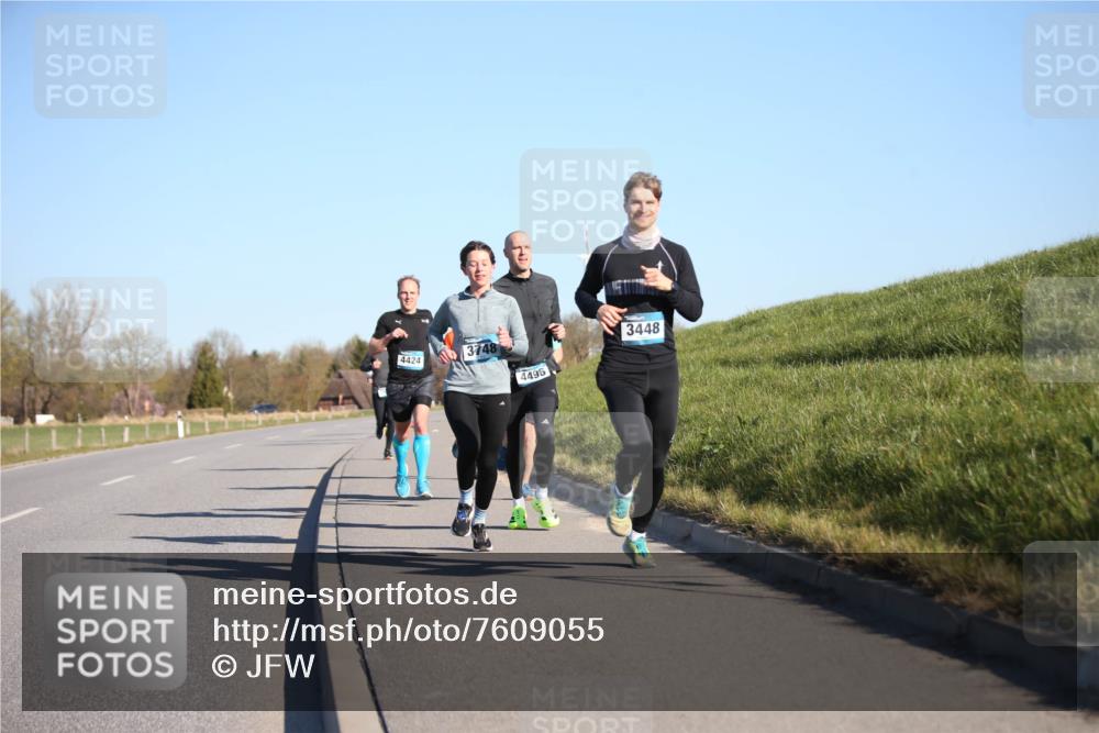 06.04.2025 - 44. Internationalen Wilhelmsburger Insellauf Jannik Wohlers http://msf.ph/oto/7609055 06.04.2025 09:22:52 Laufen 4424, 3748, 4496, 3448 meine-sportfotos.de