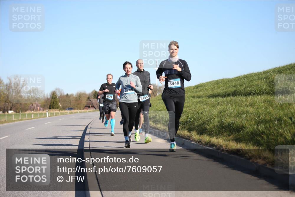 06.04.2025 - 44. Internationalen Wilhelmsburger Insellauf Jannik Wohlers http://msf.ph/oto/7609057 06.04.2025 09:22:52 Laufen 4424, 3748, 4496, 3448 meine-sportfotos.de