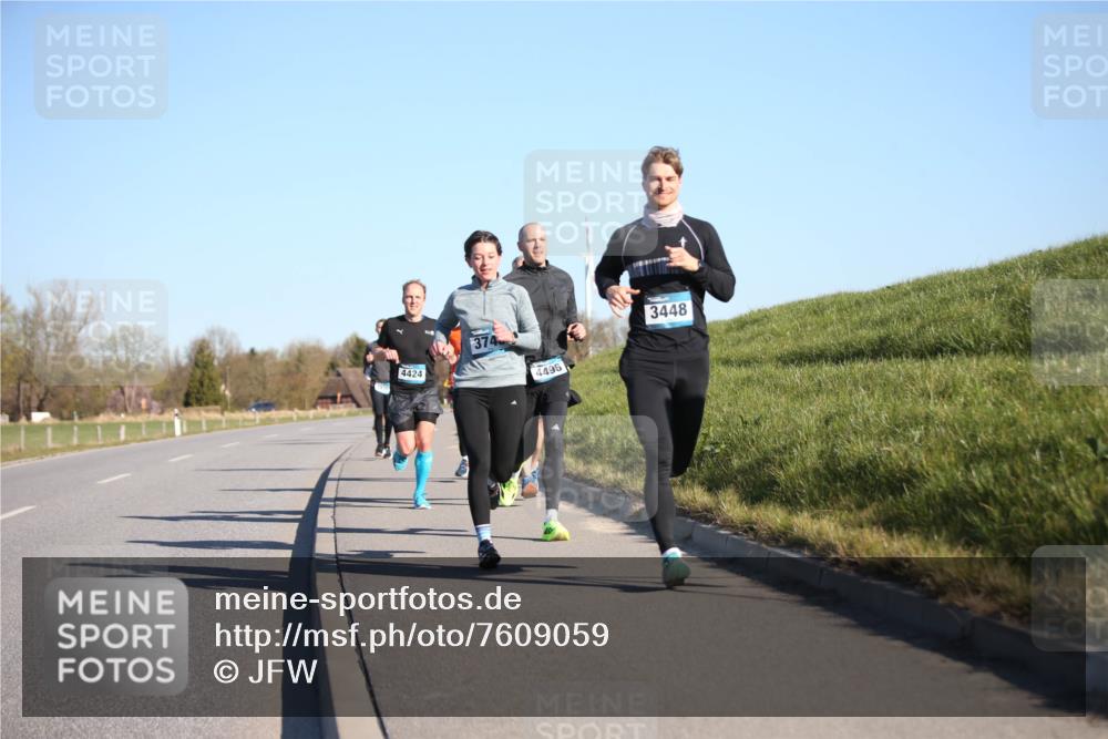 06.04.2025 - 44. Internationalen Wilhelmsburger Insellauf Jannik Wohlers http://msf.ph/oto/7609059 06.04.2025 09:22:52 Laufen 4424, 374, 4496, 3448 meine-sportfotos.de