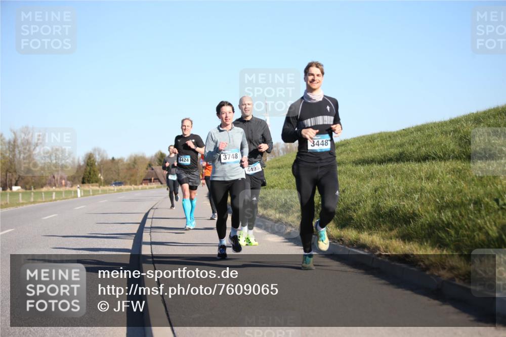 06.04.2025 - 44. Internationalen Wilhelmsburger Insellauf Jannik Wohlers http://msf.ph/oto/7609065 06.04.2025 09:22:53 Laufen 4424, 3748, 4496, 3448 meine-sportfotos.de