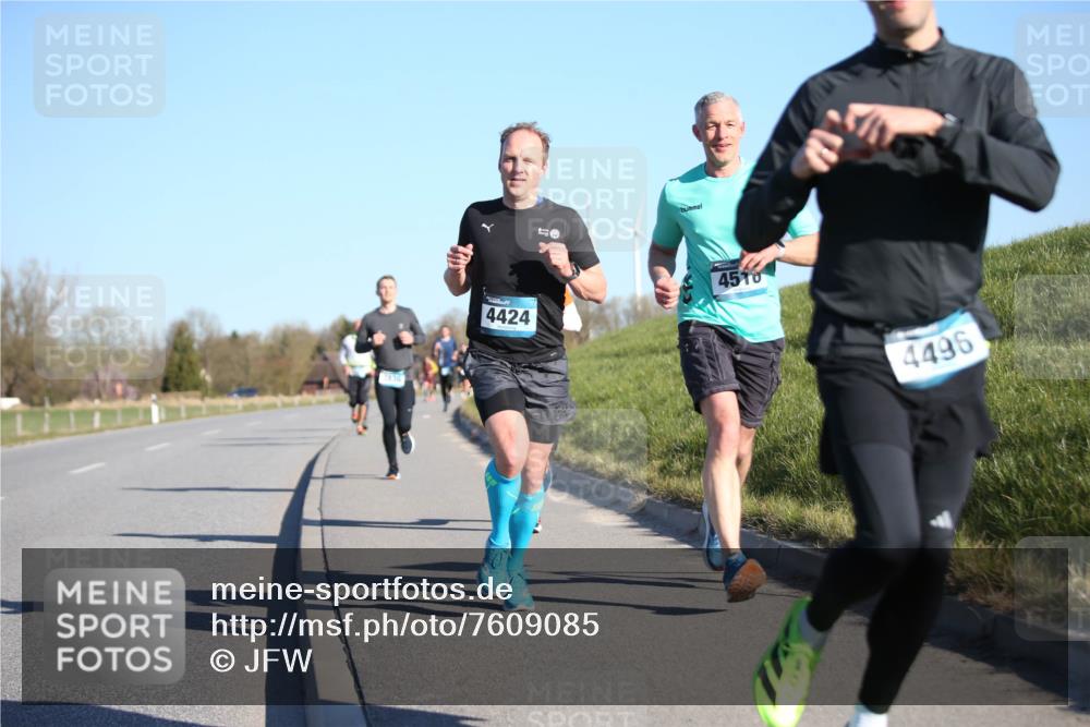 06.04.2025 - 44. Internationalen Wilhelmsburger Insellauf Jannik Wohlers http://msf.ph/oto/7609085 06.04.2025 09:22:55 Laufen 4424, 10, 4510, 4496 meine-sportfotos.de