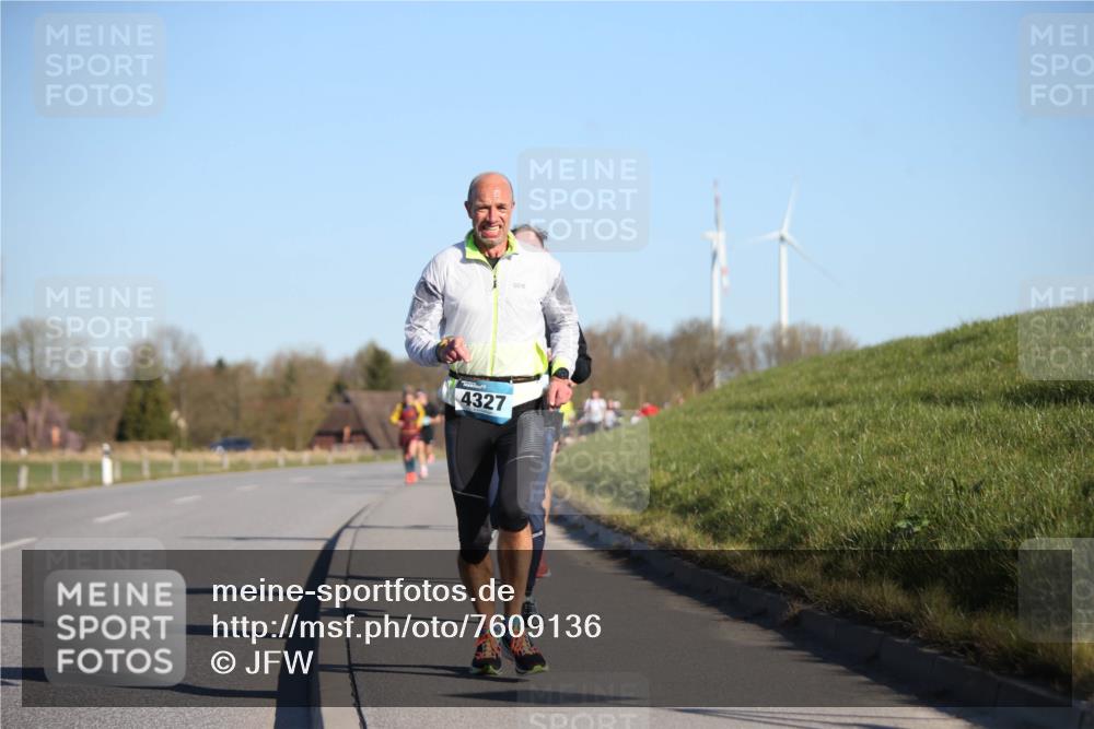 06.04.2025 - 44. Internationalen Wilhelmsburger Insellauf Jannik Wohlers http://msf.ph/oto/7609136 06.04.2025 09:23:01 Laufen 4327 meine-sportfotos.de