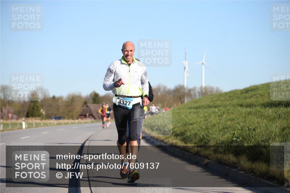 06.04.2025 - 44. Internationalen Wilhelmsburger Insellauf Jannik Wohlers http://msf.ph/oto/7609137 06.04.2025 09:23:01 Laufen 4327 meine-sportfotos.de