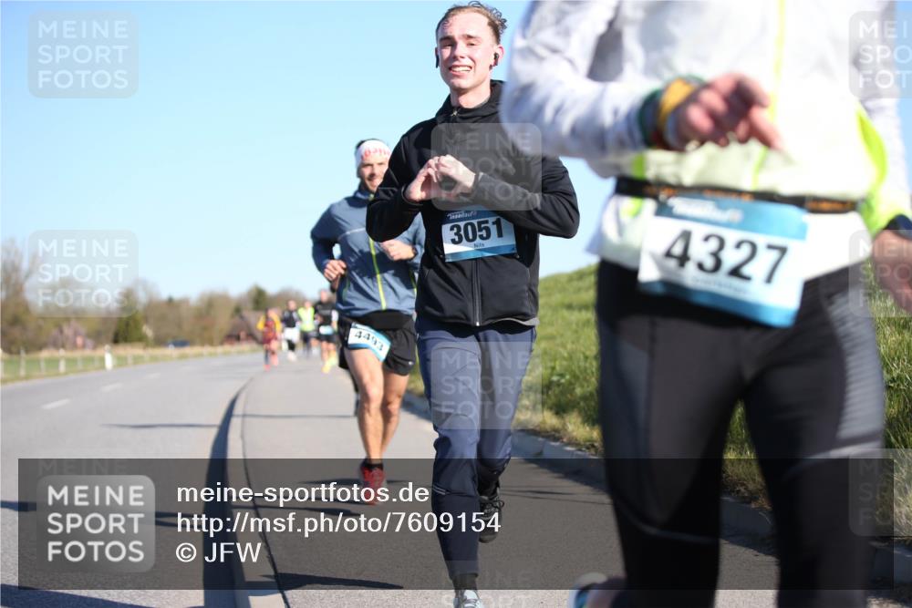 06.04.2025 - 44. Internationalen Wilhelmsburger Insellauf Jannik Wohlers http://msf.ph/oto/7609154 06.04.2025 09:23:04 Laufen 4493, 3051, 4327 meine-sportfotos.de