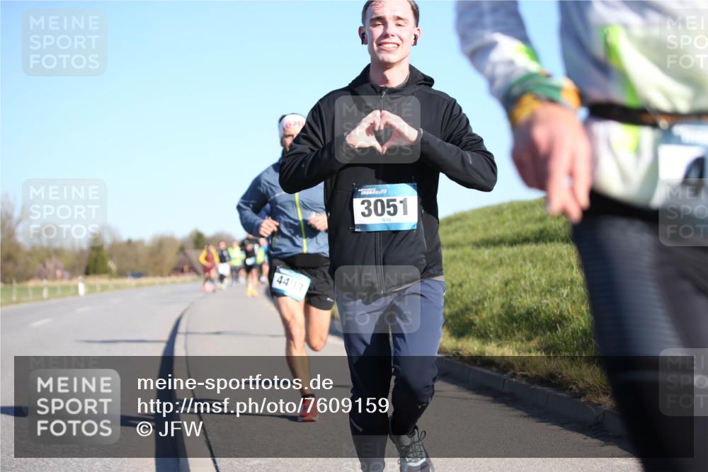 06.04.2025 - 44. Internationalen Wilhelmsburger Insellauf Jannik Wohlers http://msf.ph/oto/7609159 06.04.2025 09:23:04 Laufen 4493, 3051 meine-sportfotos.de
