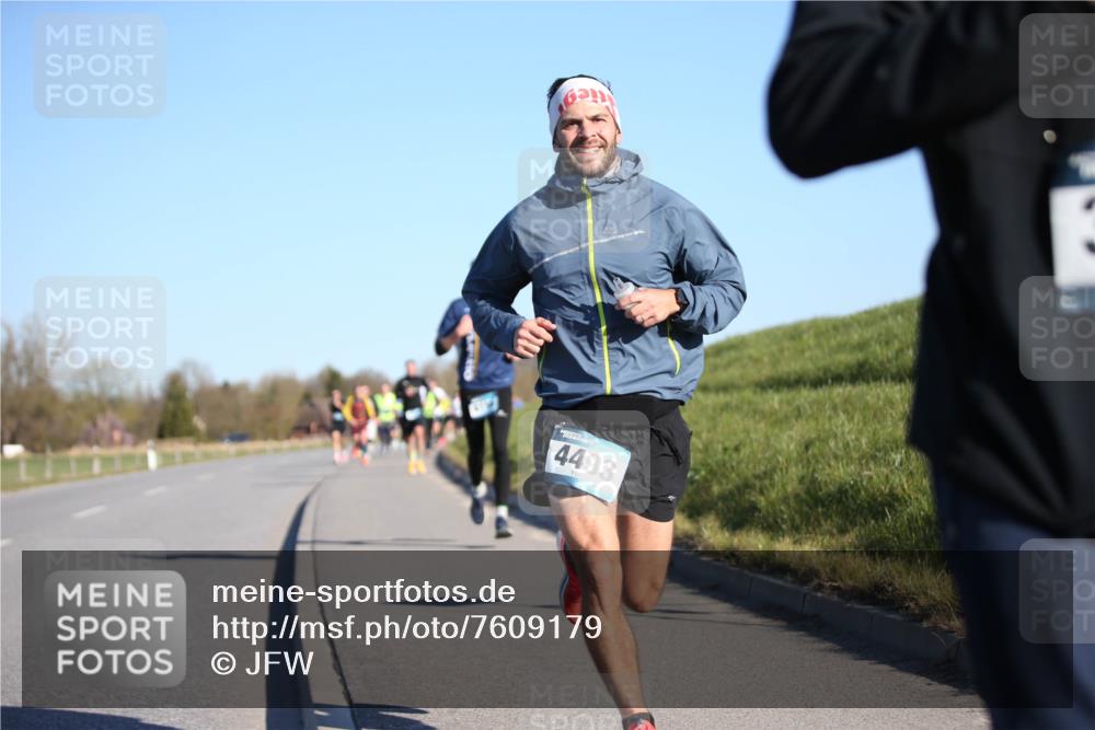 06.04.2025 - 44. Internationalen Wilhelmsburger Insellauf Jannik Wohlers http://msf.ph/oto/7609179 06.04.2025 09:23:05 Laufen 4493 meine-sportfotos.de