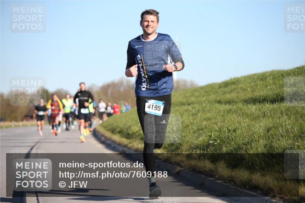 06.04.2025 - 44. Internationalen Wilhelmsburger Insellauf Jannik Wohlers http://msf.ph/oto/7609188 06.04.2025 09:23:06 Laufen 4195 meine-sportfotos.de