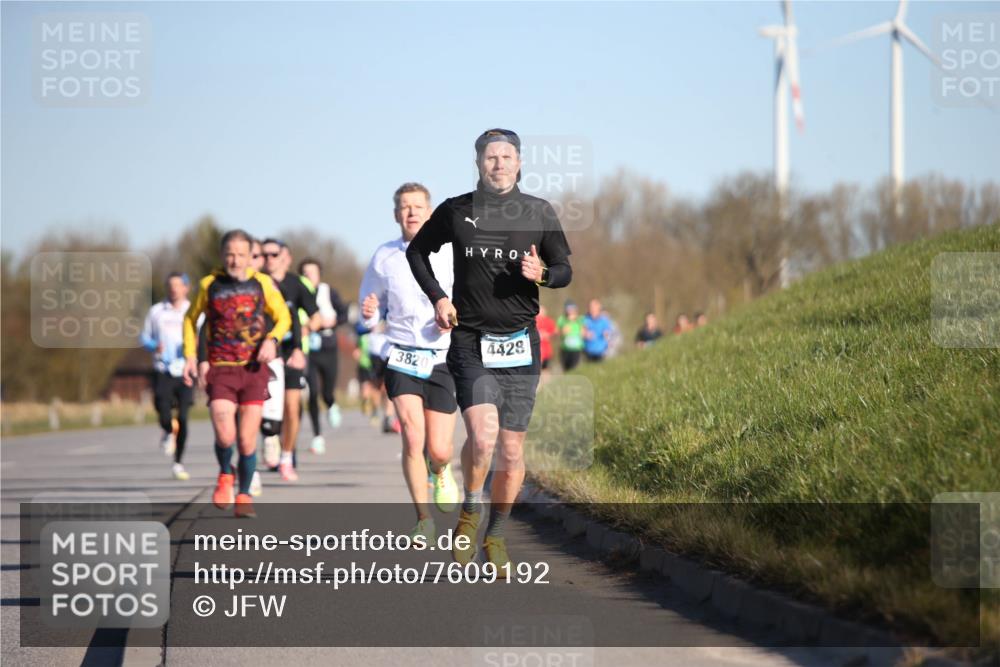 06.04.2025 - 44. Internationalen Wilhelmsburger Insellauf Jannik Wohlers http://msf.ph/oto/7609192 06.04.2025 09:23:08 Laufen 3820, 4428 meine-sportfotos.de