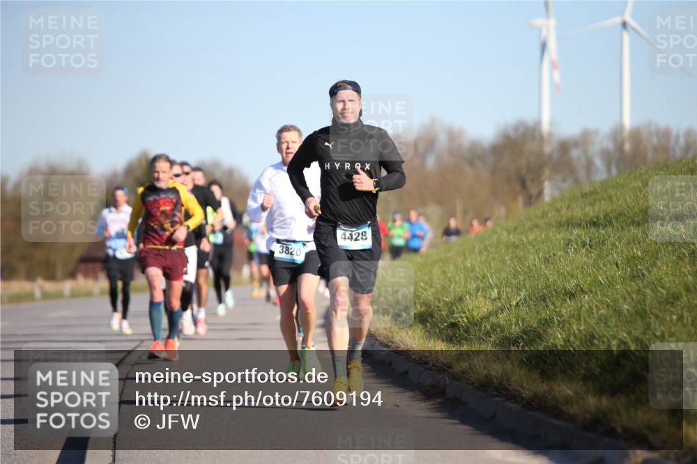 06.04.2025 - 44. Internationalen Wilhelmsburger Insellauf Jannik Wohlers http://msf.ph/oto/7609194 06.04.2025 09:23:09 Laufen 3820, 4428 meine-sportfotos.de