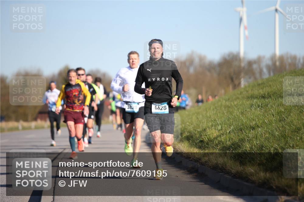 06.04.2025 - 44. Internationalen Wilhelmsburger Insellauf Jannik Wohlers http://msf.ph/oto/7609195 06.04.2025 09:23:09 Laufen 3820, 4428 meine-sportfotos.de