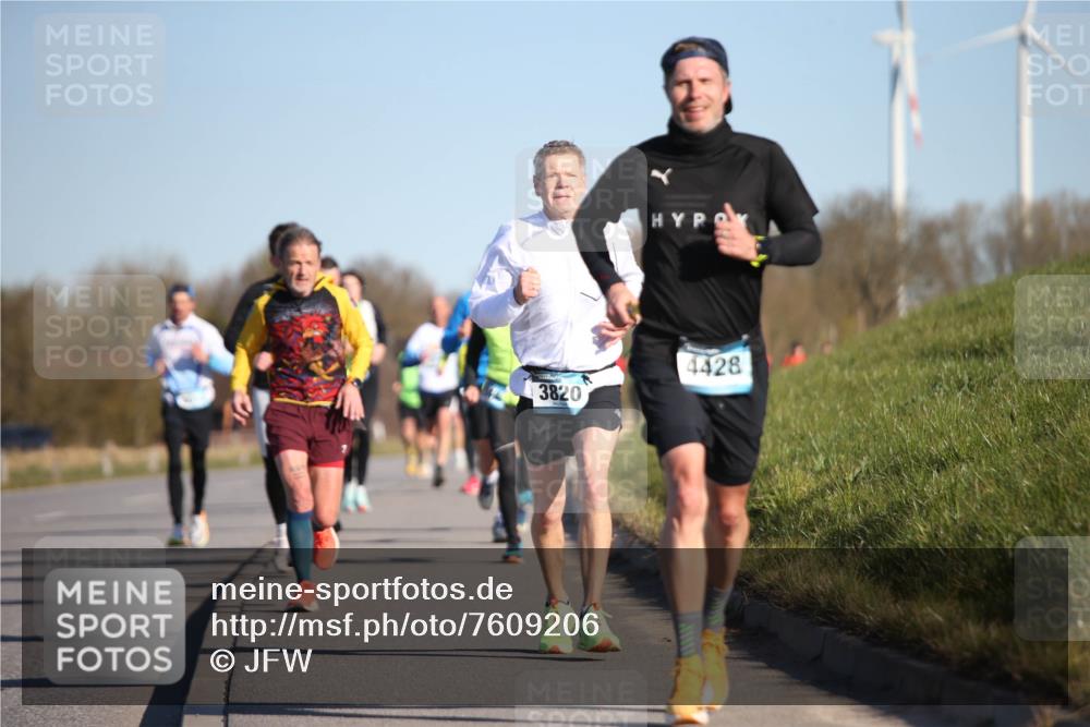 06.04.2025 - 44. Internationalen Wilhelmsburger Insellauf Jannik Wohlers http://msf.ph/oto/7609206 06.04.2025 09:23:10 Laufen 3820, 4428 meine-sportfotos.de