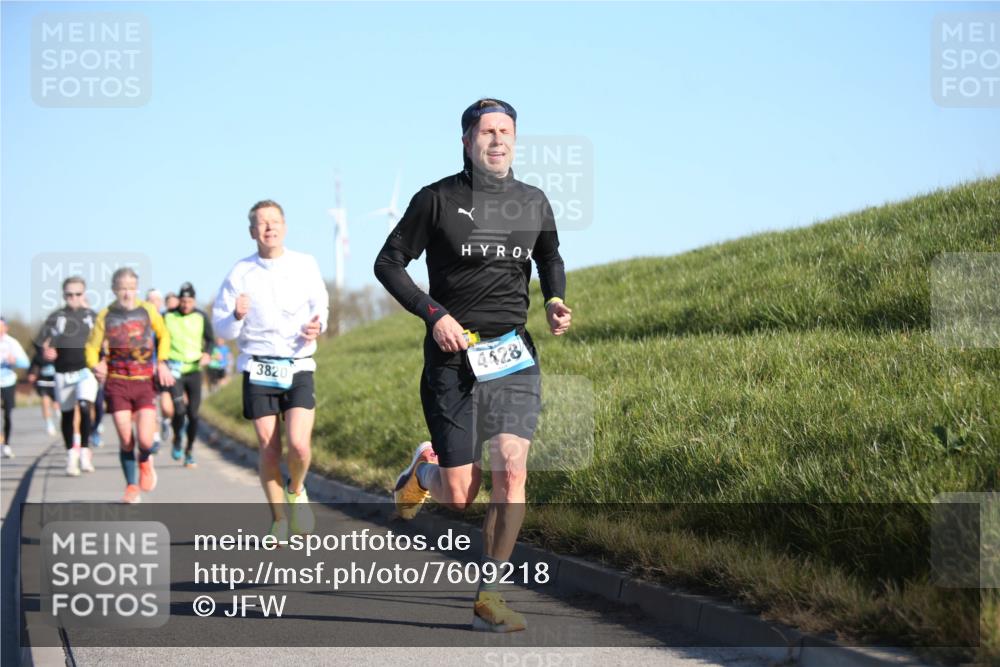 06.04.2025 - 44. Internationalen Wilhelmsburger Insellauf Jannik Wohlers http://msf.ph/oto/7609218 06.04.2025 09:23:12 Laufen 3820, 4128 meine-sportfotos.de