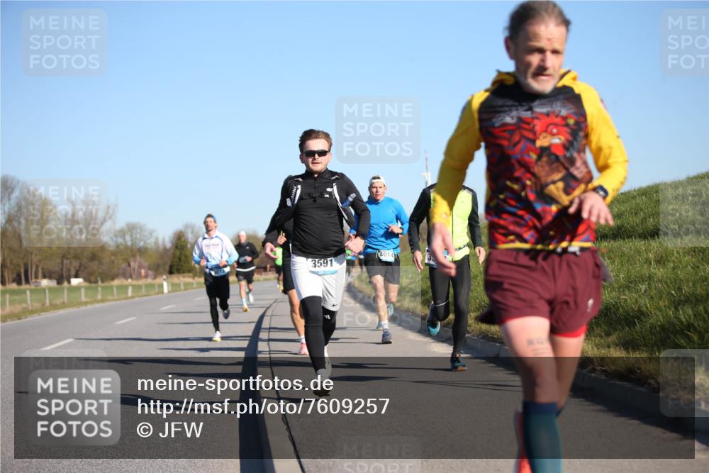 06.04.2025 - 44. Internationalen Wilhelmsburger Insellauf Jannik Wohlers http://msf.ph/oto/7609257 06.04.2025 09:23:16 Laufen 3591, 40141 meine-sportfotos.de