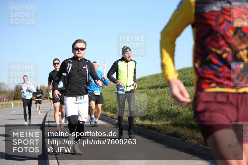 06.04.2025 - 44. Internationalen Wilhelmsburger Insellauf Jannik Wohlers http://msf.ph/oto/7609263 06.04.2025 09:23:16 Laufen 41, 401, 3591, 4014, 3542 meine-sportfotos.de