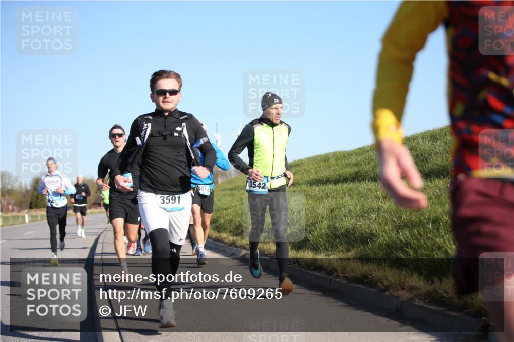 06.04.2025 - 44. Internationalen Wilhelmsburger Insellauf Jannik Wohlers http://msf.ph/oto/7609265 06.04.2025 09:23:16 Laufen 3591, 40141, 3542 meine-sportfotos.de